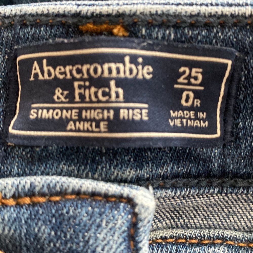 Abercrombie Simone high rise ankle jeans with rips size 25 - Picture 4 of 4
